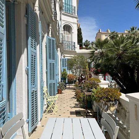 Beautiful Garden Apartment Steps From The Beach ม็องตง ภายนอก รูปภาพ